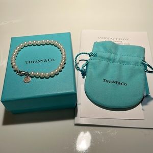 Ziegfeld Collection Tiffany & Co. 5-6mm Pearl bracelet